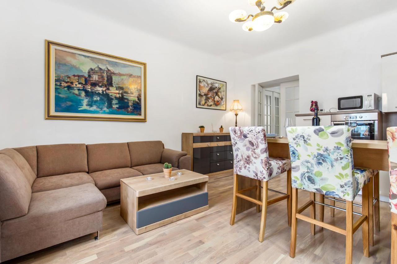 Villa Carolina Rijeka Eksteriør bilde