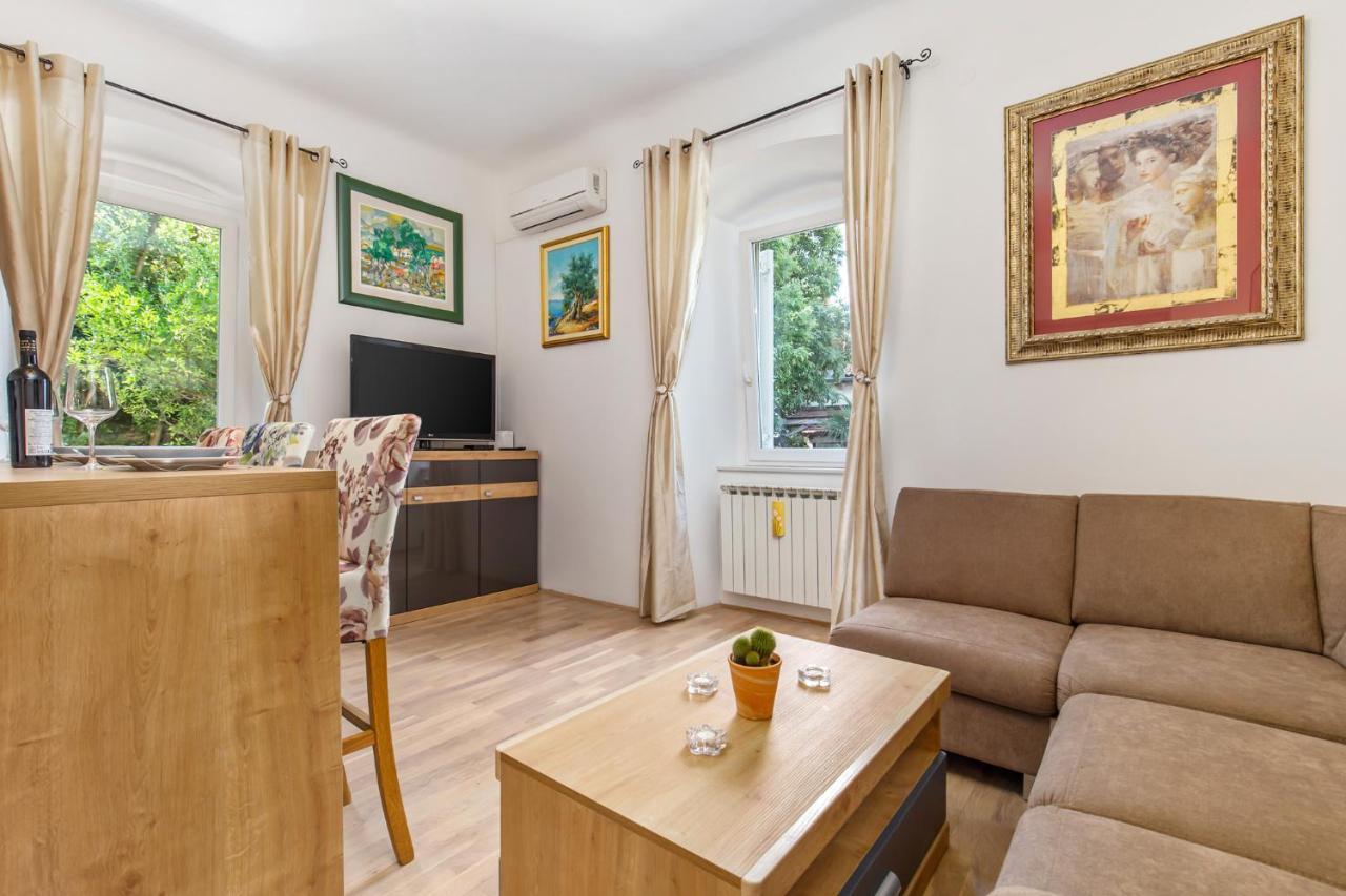 Villa Carolina Rijeka Eksteriør bilde